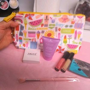 Clinique Bag and beauty bundle